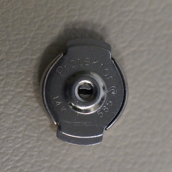 18KW Gold Invisible set Princess Diamond Earrings - Picture 6 of 7